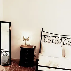 La Baronessa Apartment- Vicinissimo Al Policlinico Appartamento
